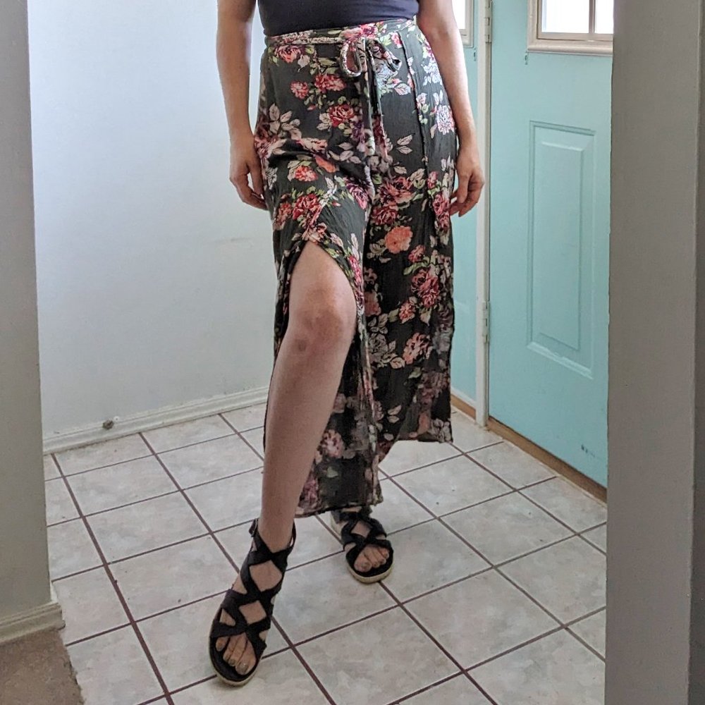 Xhilaration Small Split Leg Floral Olive High Rise Pants - Picture 6 of 12